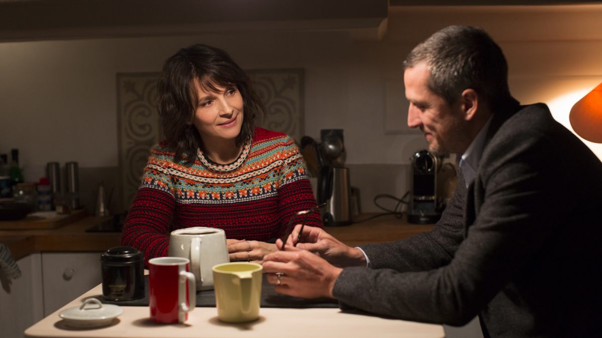 Juliette Binoche e Guillaume Canet sono due dei protagonisti di "Non-Fiction" (Doubles Vies) di Olivier Assayas.