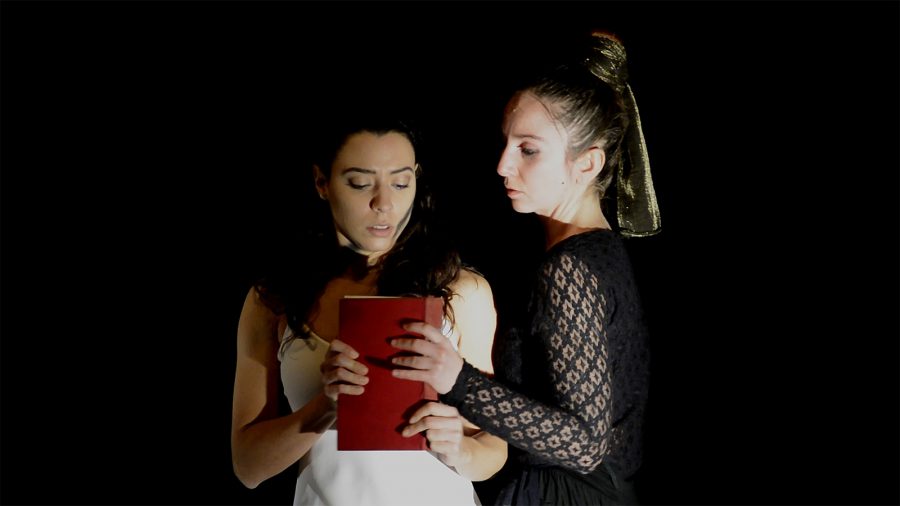 Elèna Elizabeth Scaccia e Daria Contento in “Anticotestamento” di Gianluca Paolisso.