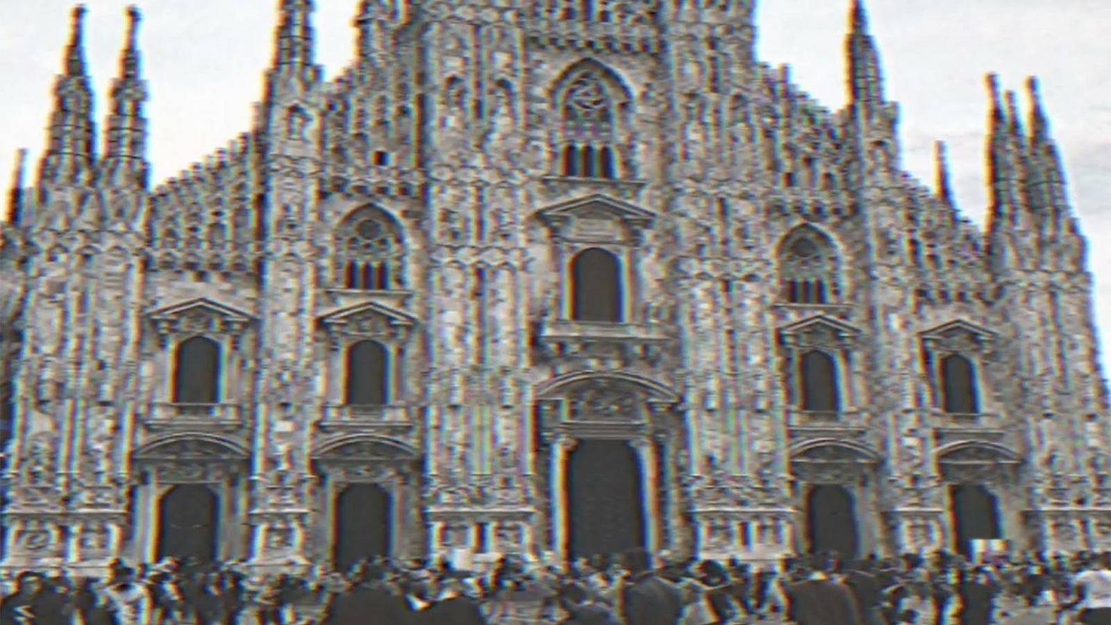 Una scena del video "Milano non sei il mare" di Willy Damasco.