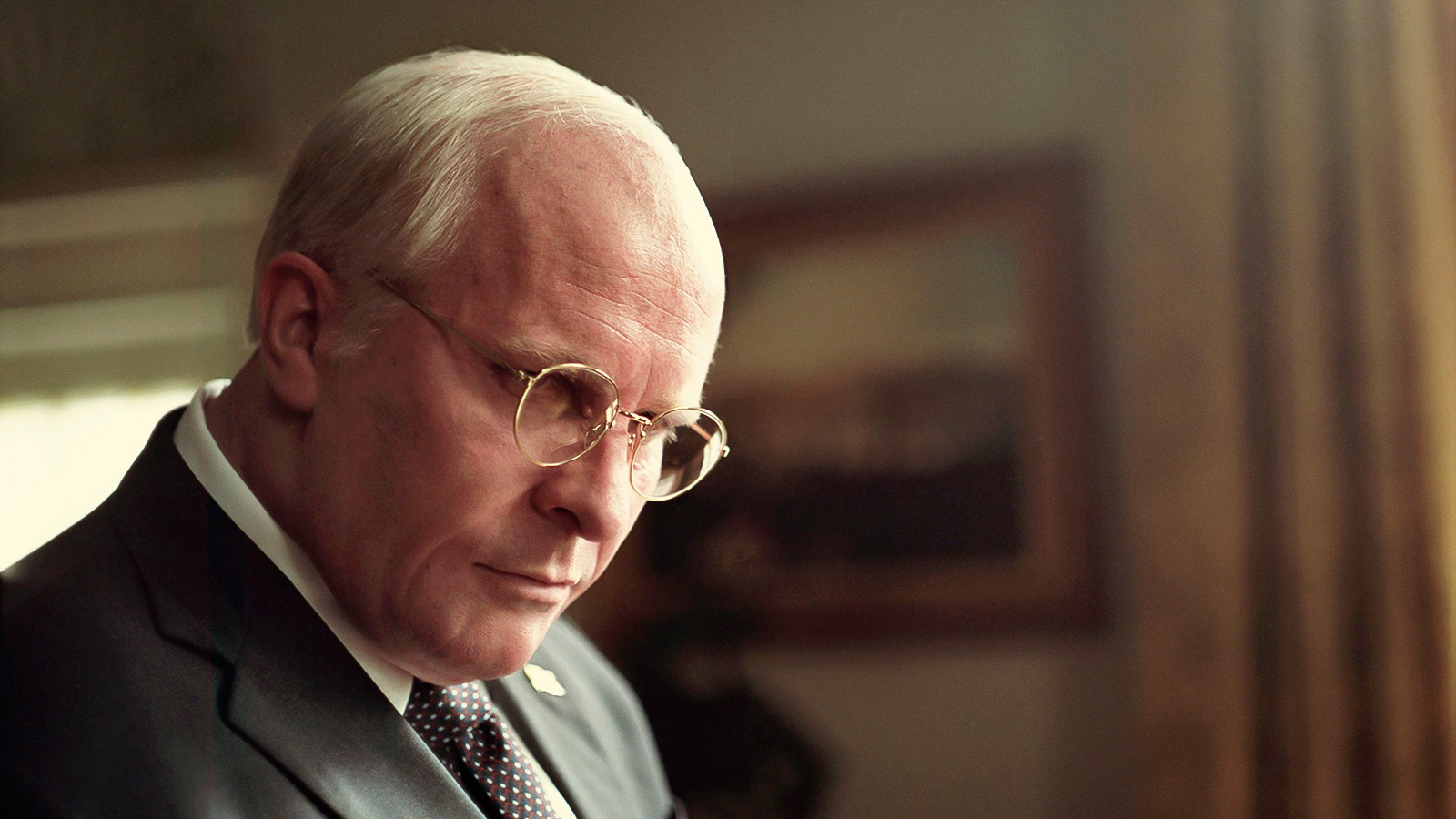 Un irriconoscibile Christian Bale nei panni di Dick Cheney in "Vice - L'uomo nell'ombra".