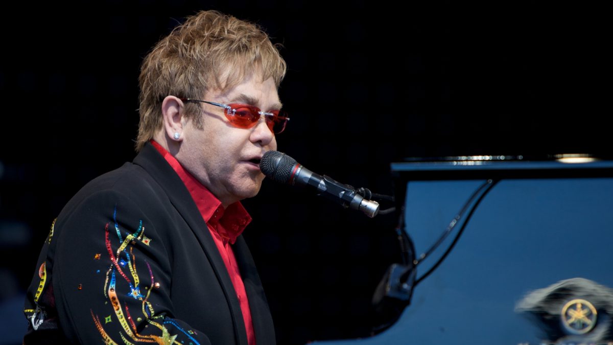 Elton John in concerto.
