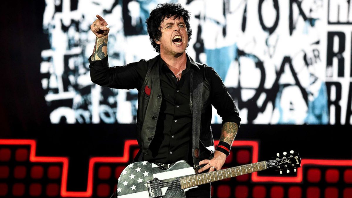 Billie Joe Armstrong durante un concerto dei Green Day.