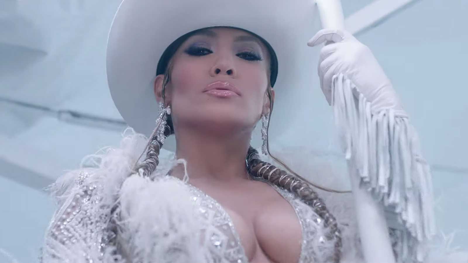 Jennifer Lopez nel suo nuovo video Medicine