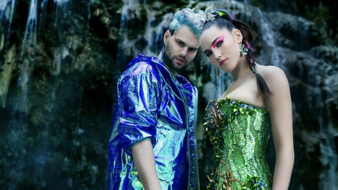 Il duo dance Sofi Tukker torna con il nuovo singolo "Fantasy".