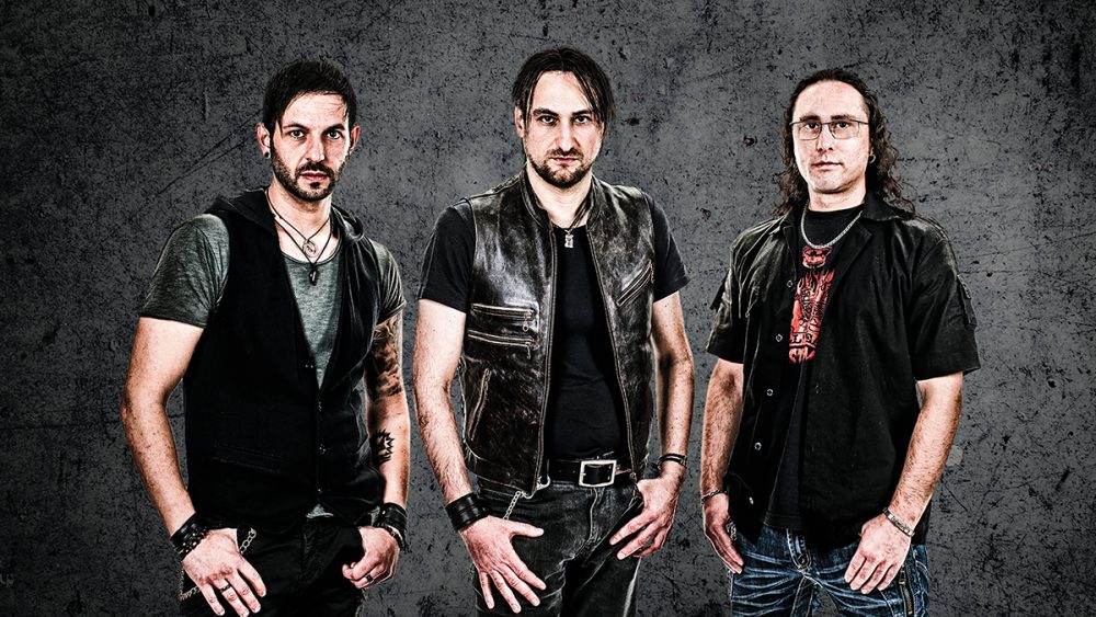 Emanuele Caldara (chitarre),Marco Giurintano (batterie) e Davide Bonaventura (bassi) i The Inside