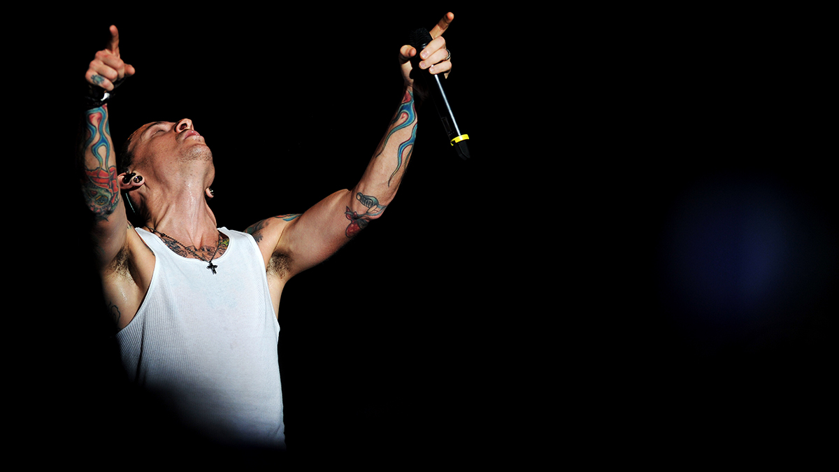Chester Bennington durante un concerto con i Linkin Park – Thailandia, 23 settembre 2011.