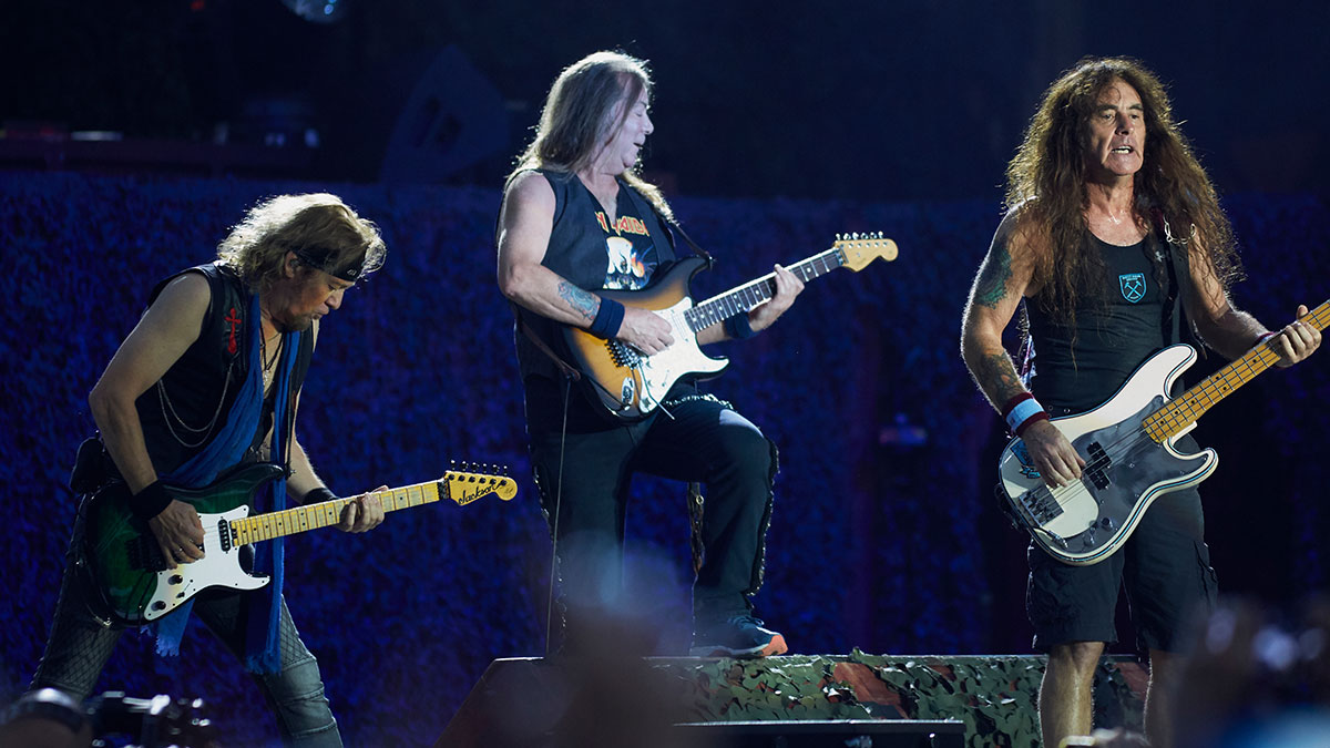 Gli Iron Maiden durante una esibizione al Wanda Metropolitano Stadium – Spagna, 14 luglio 2018.