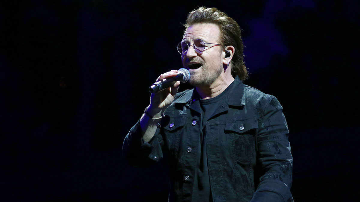 U2, BONO canta LET YOUR LOVE BE KNOW, brano “ispirato dagli italiani”