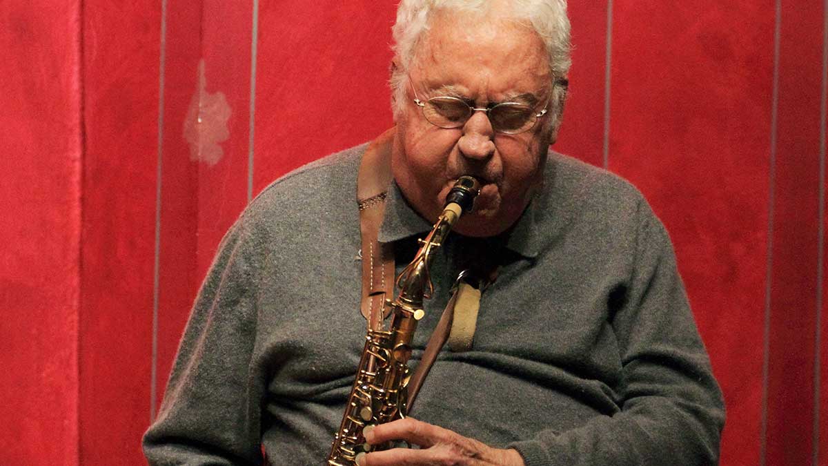 Addio LEE KONITZ, muore a 92 anni il leggendario sassofonista jazz statunitense