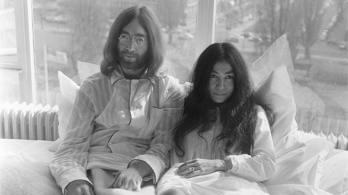 John Lennon e Yoko Ono all'Hilton Hotel di Amsterdam il 25 marzo del 1969 (foto scattata da Eric Koch)