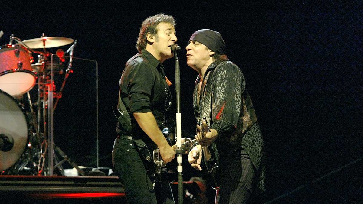 In foto Bruce Springsteen e Steven Van Zandt, conosciuto come Little Steven.